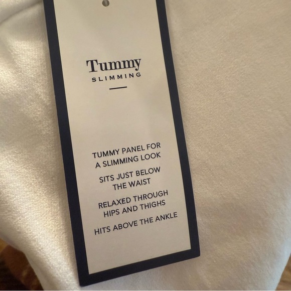 CHARTER CLUB Women’s White Tummy Slimming Newport Slim Leg Crop Pants Size 8 - Picture 12 of 12